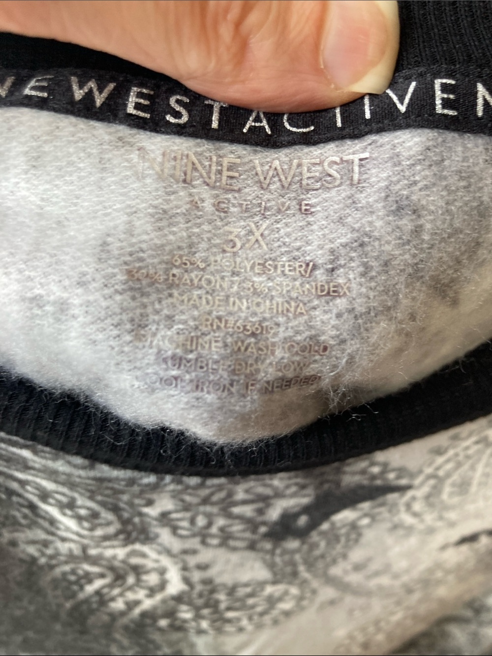 Nine West active paisley print pattern crewneck top zip pocket on sleeve 3X - Picture 13 of 17